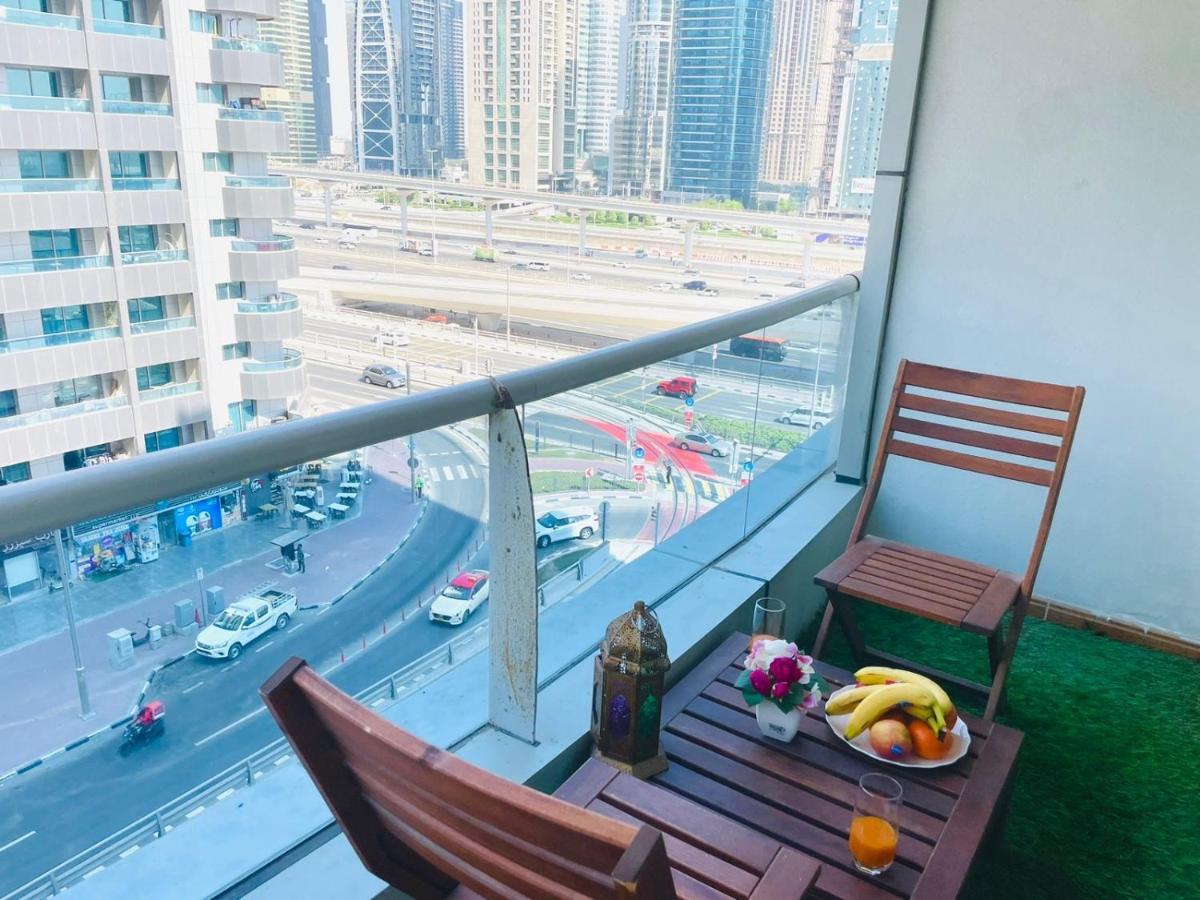 Diamond Crown - Studio Holiday Apartment In Dubai Marina Екстер'єр фото